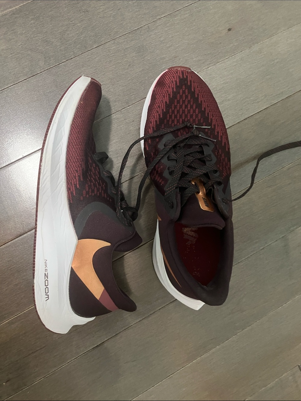 Nike Zoom Winflo  Burgundy and Copper Running Shoes size 9